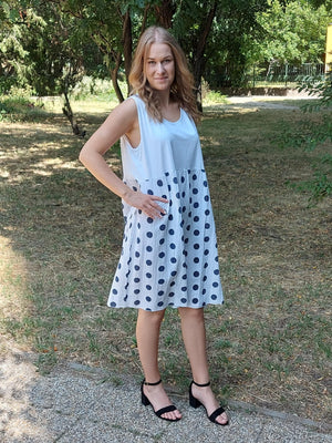 Ujjatlan pamut női ruha – pöttyös szoknyarésszel (M–2XL)