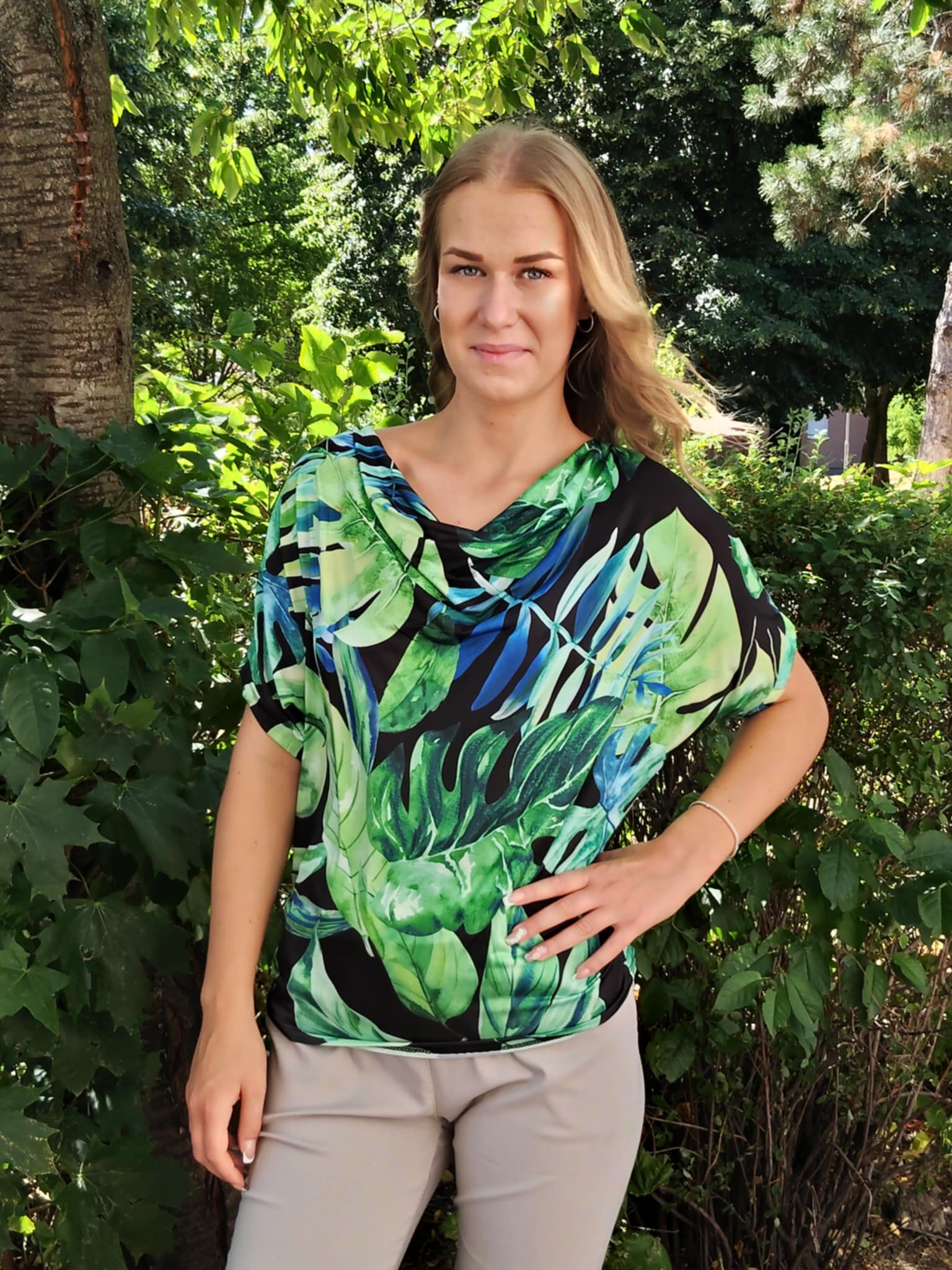 Hidegselyem ejtett nyakú női felső (S-XL)