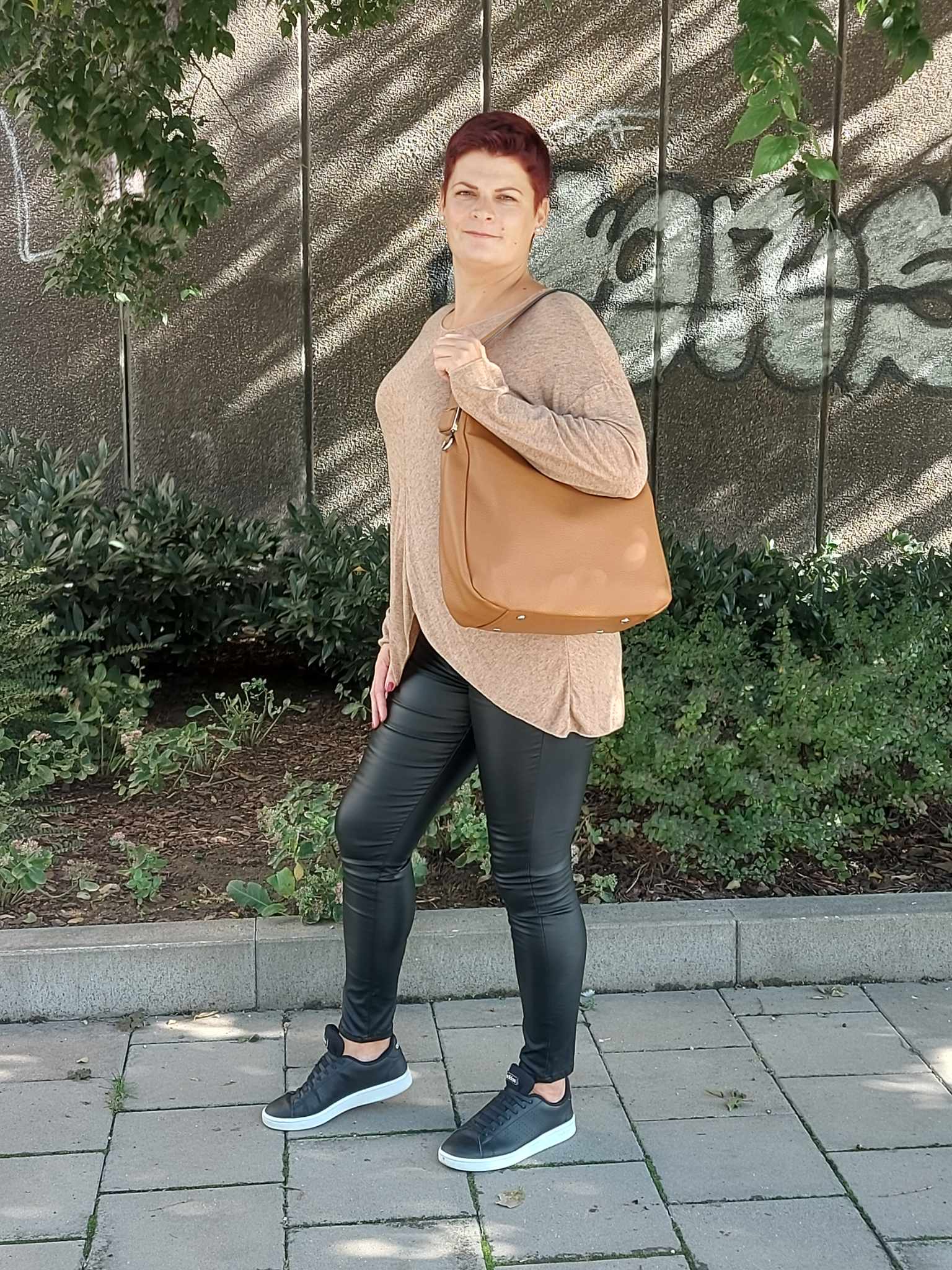 Hosszított női felső- aszimmetrikus alj ( M-2XL)