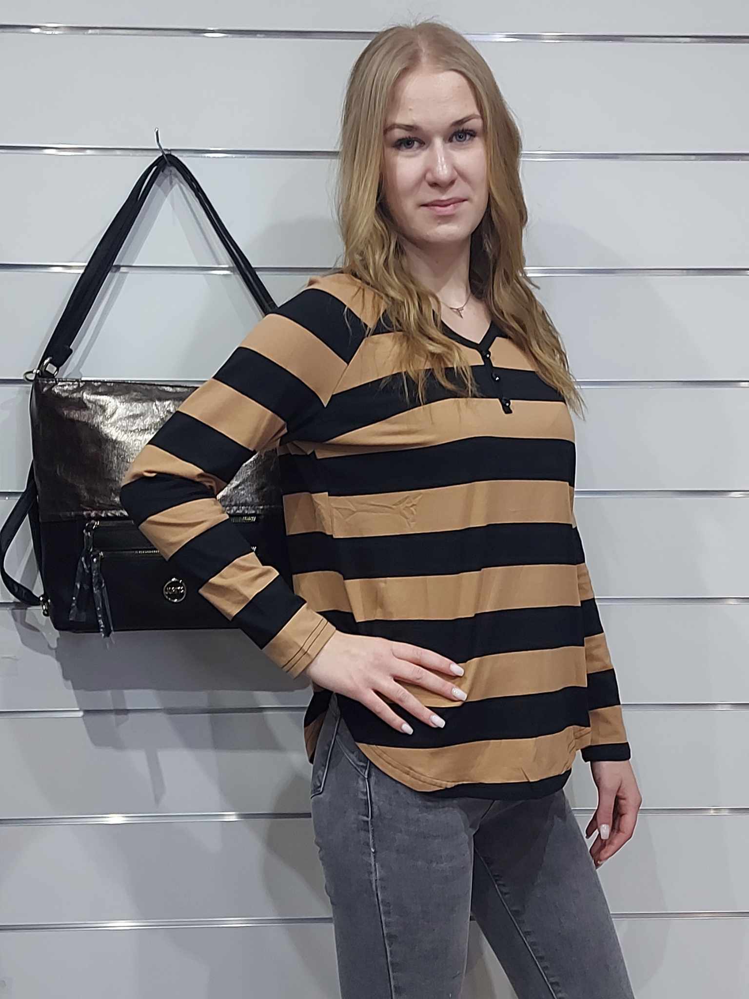 Hosszú ujjú, csíkos női felső- több színben (L/XL, XL/XXL)
