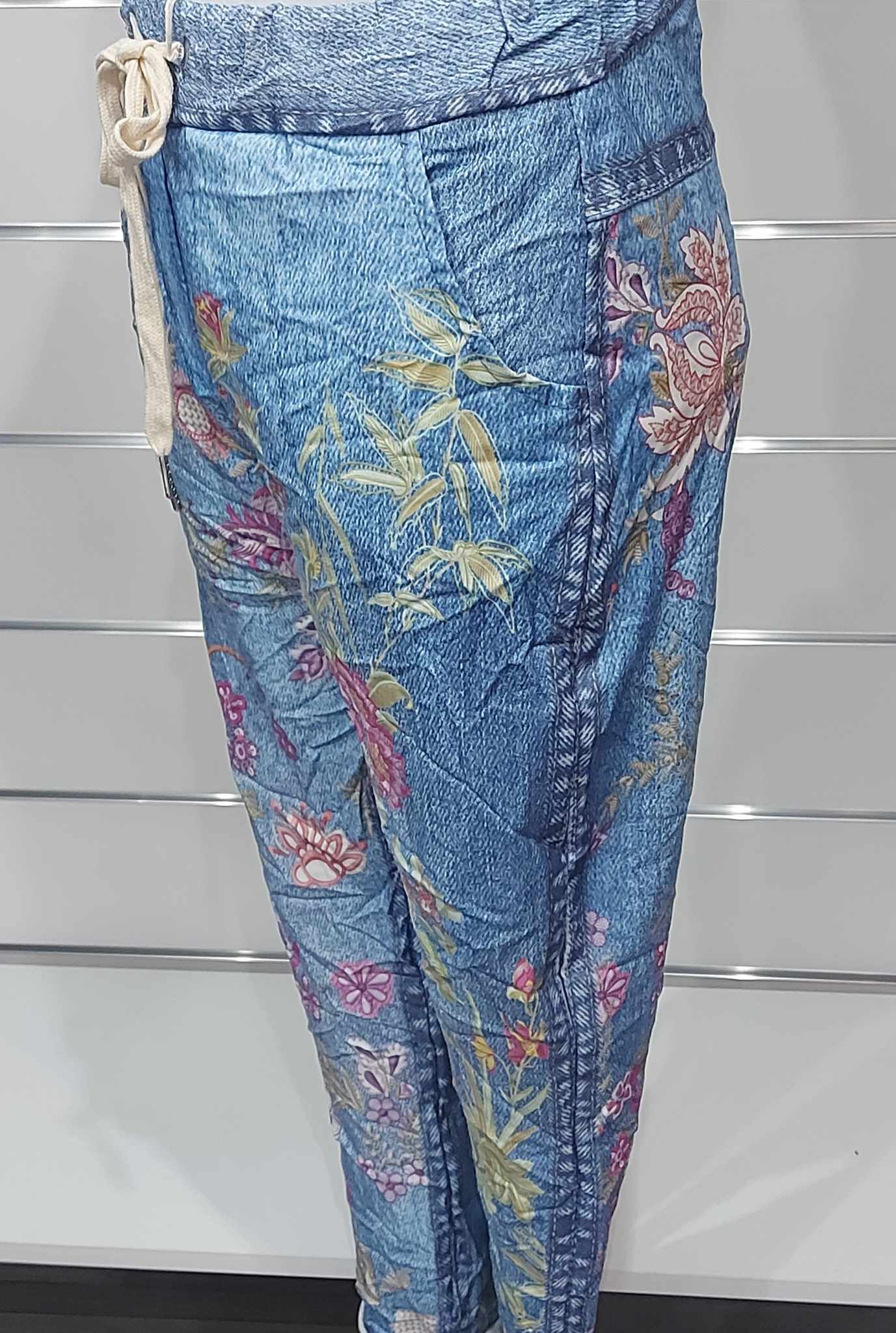 Farmerhatású mintás női nadrág (S-XL)