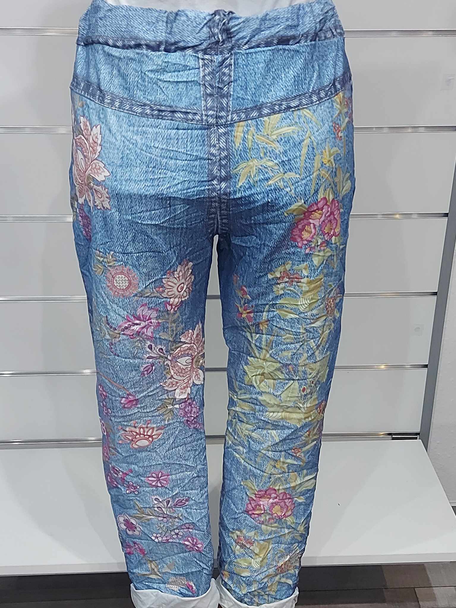 Farmerhatású mintás női nadrág (S-XL)