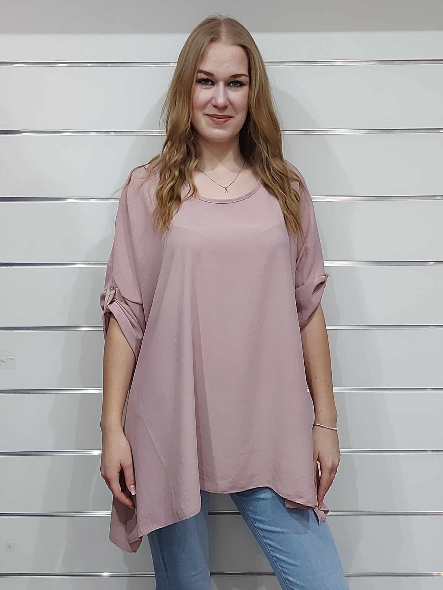 Nagyméretű női felső aszimmetrikus aljjal(M-3XL)