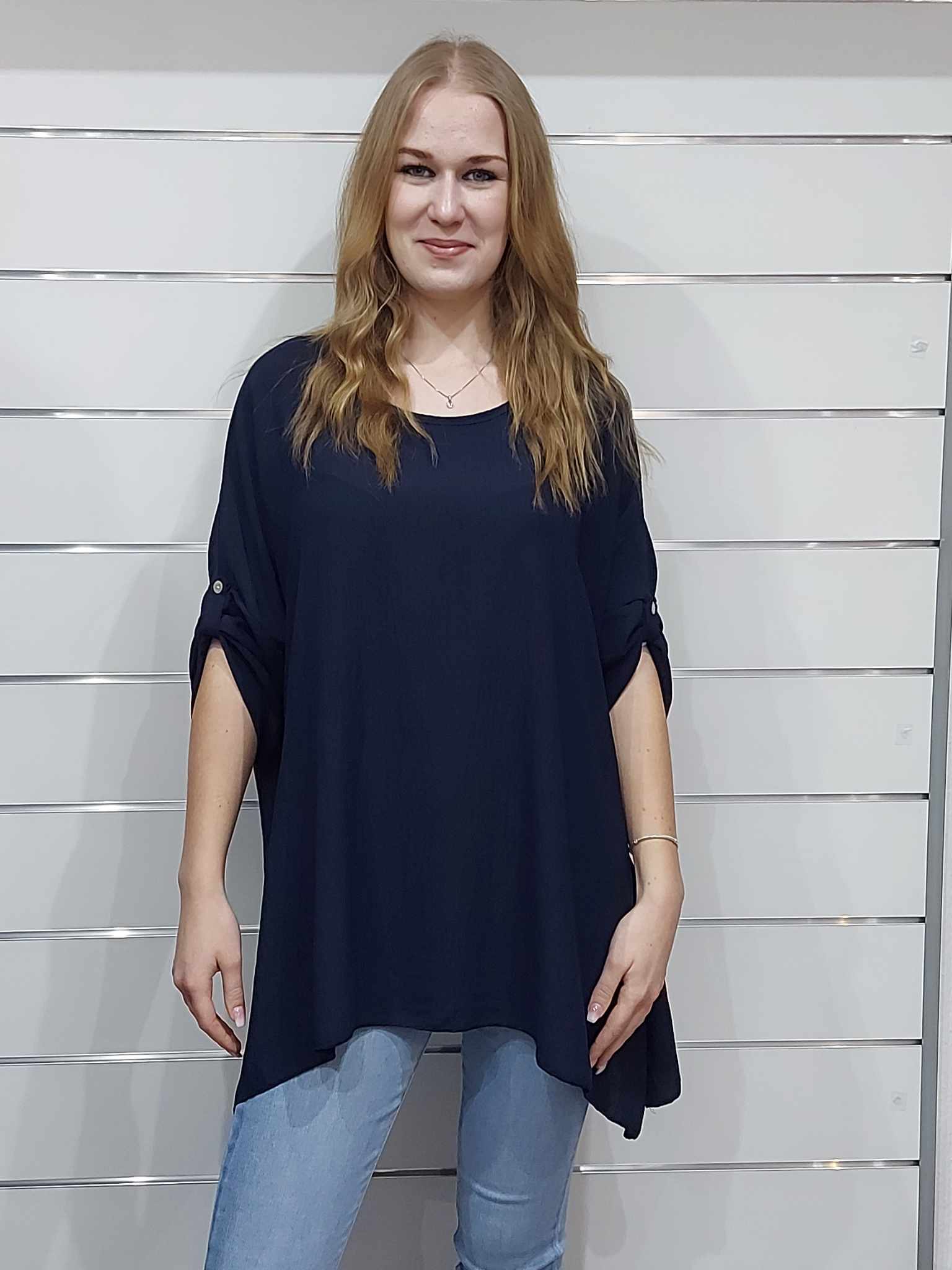 Nagyméretű női felső aszimmetrikus aljjal(M-3XL)