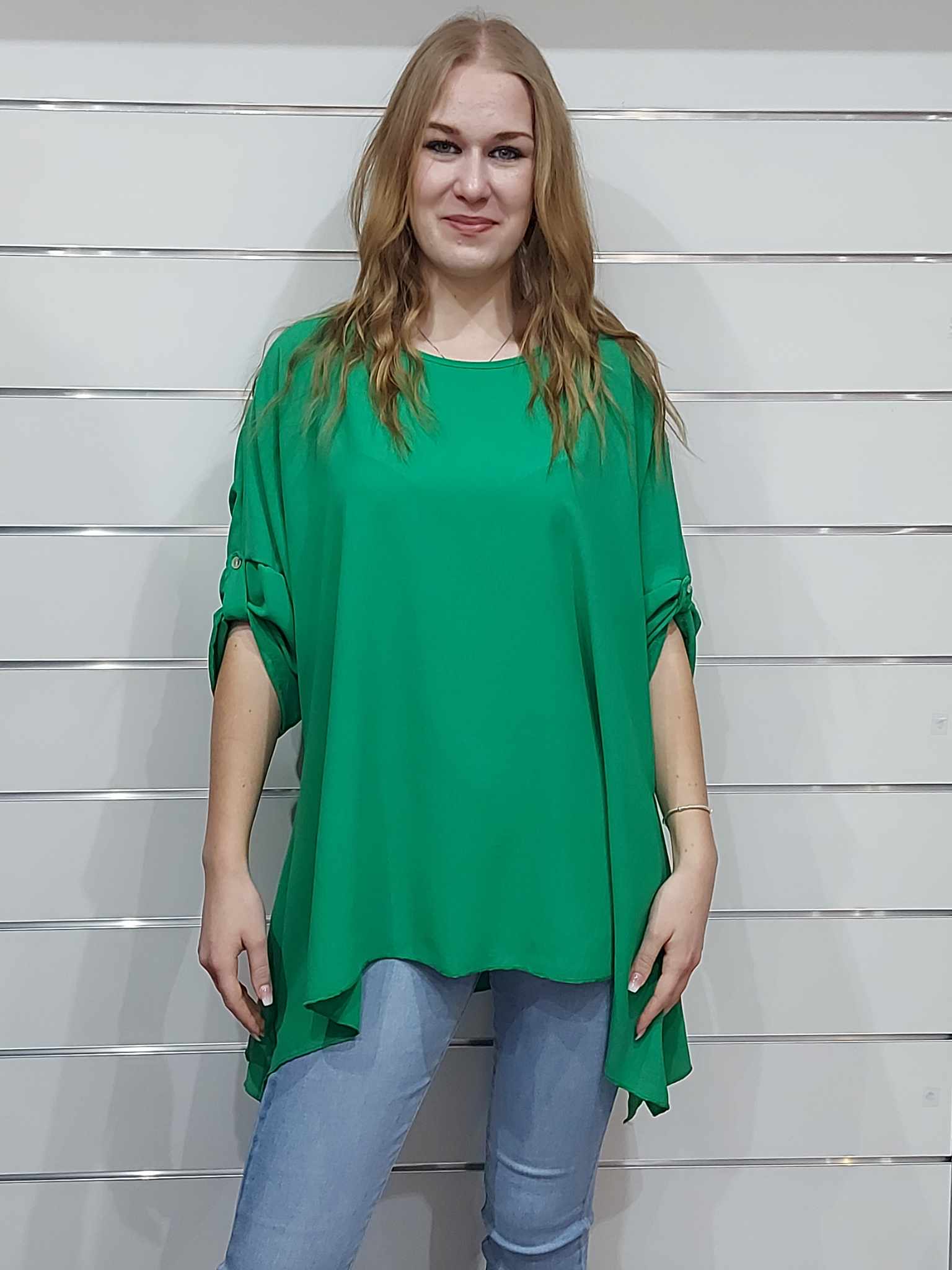 Nagyméretű női felső aszimmetrikus aljjal(M-3XL)