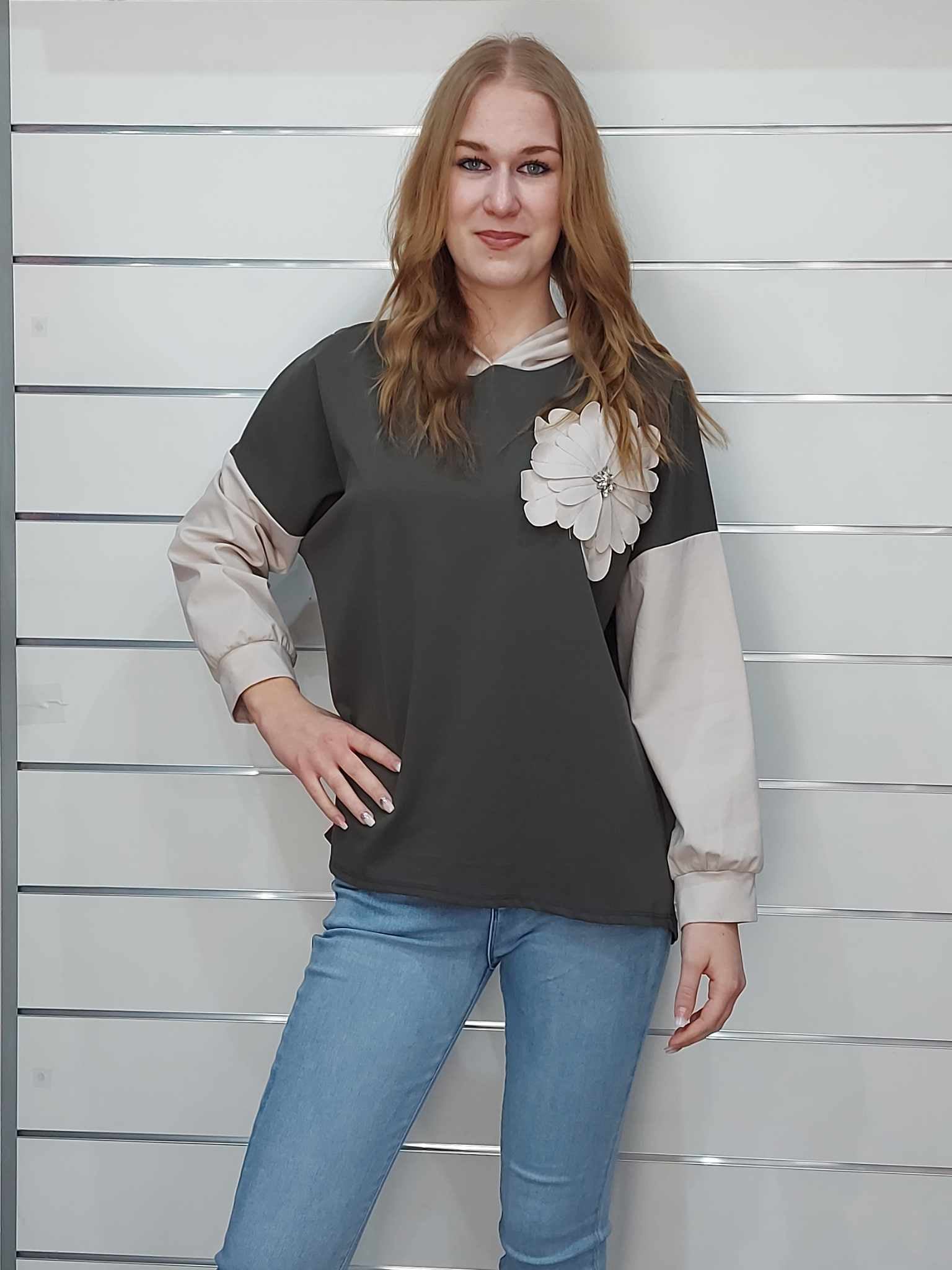 Kapucnis női pulóver (M-2XL)