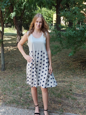 Ujjatlan pamut női ruha – pöttyös szoknyarésszel (M–2XL)
