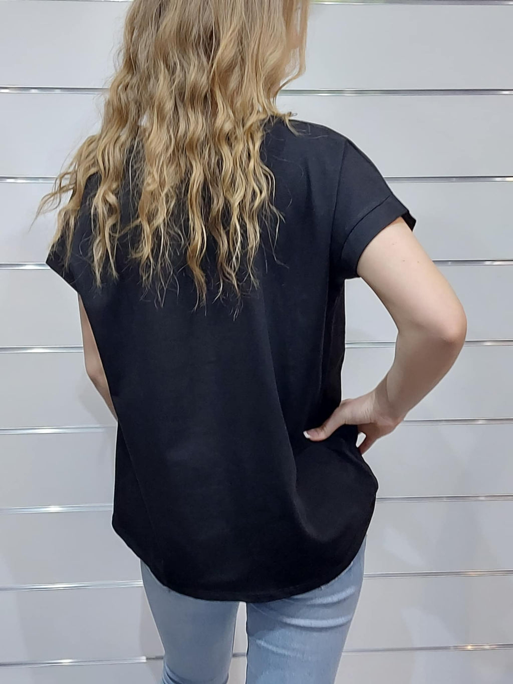 Női Plus Size Fésült Pamut Póló – Strasszköves Tornacipő Mintával( M-3XL)