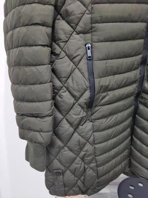 Khaki színű női steppelt átmeneti kabát – levehető kapucnival (S–2XL)
