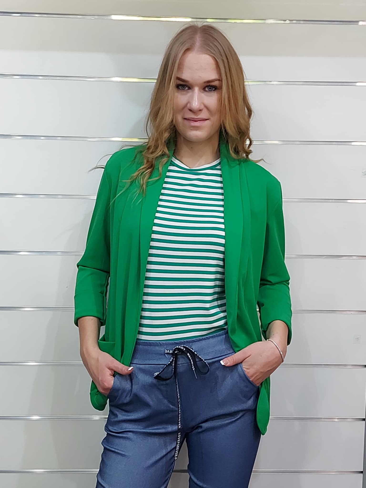 Női Blézer - khaki, fekete, bézs, zöld