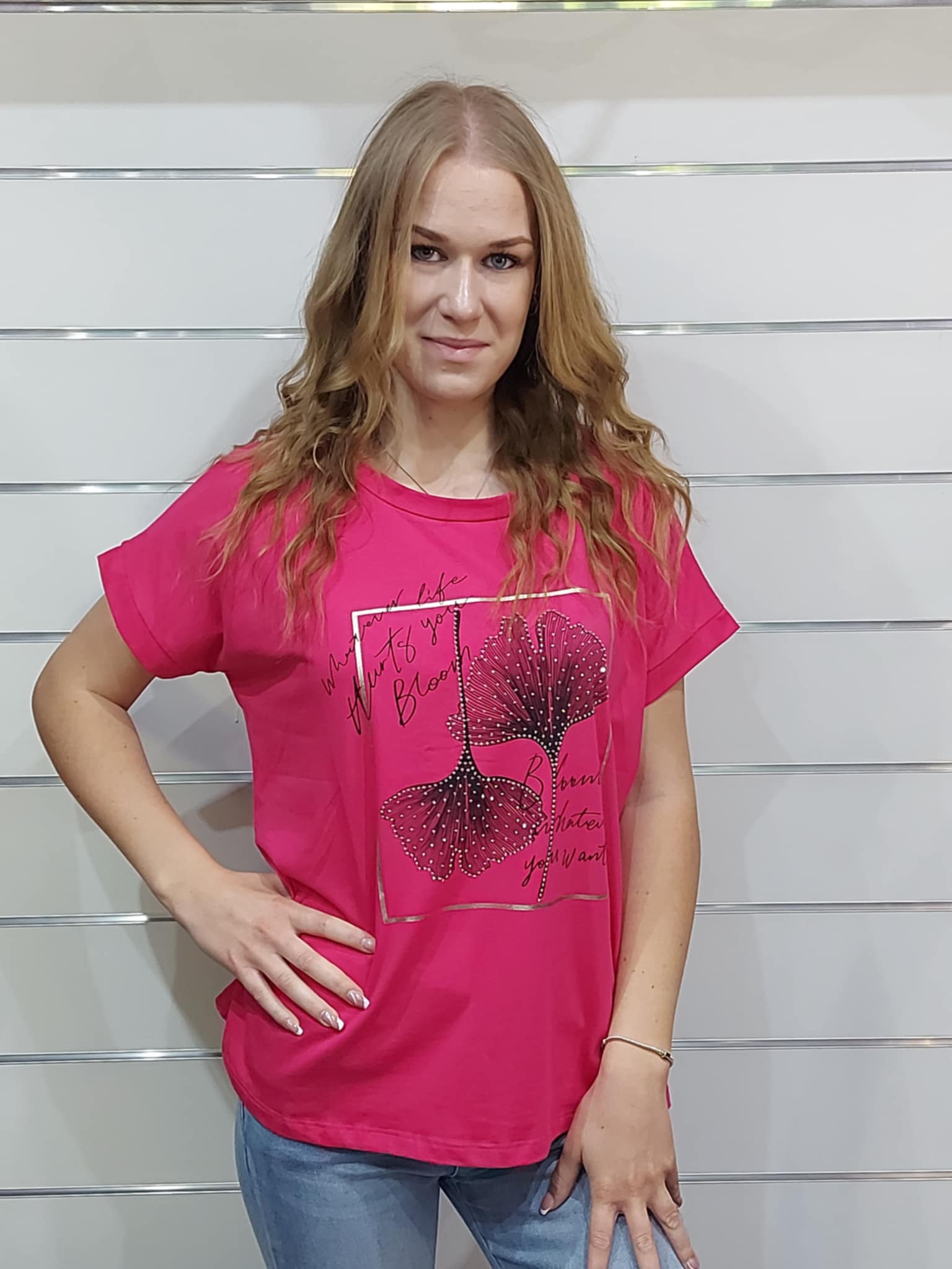 Női Plus Size Pamut Póló – Virágmintás, Strasszköves Díszítéssel ( M-3XL)