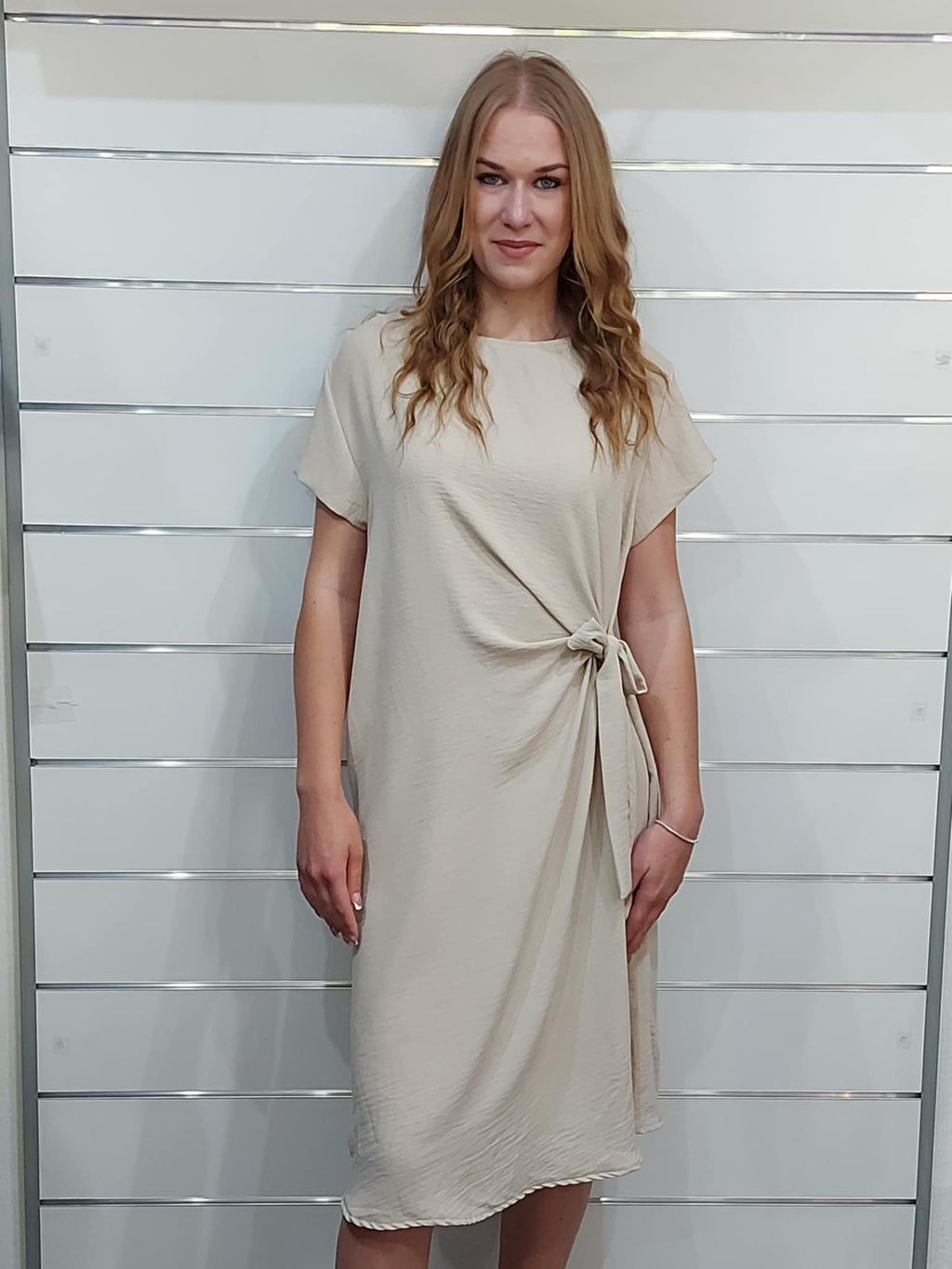 Női ruha megkötős derékkal – kényelmes, stílusos és sokoldalú( M-2XL)
