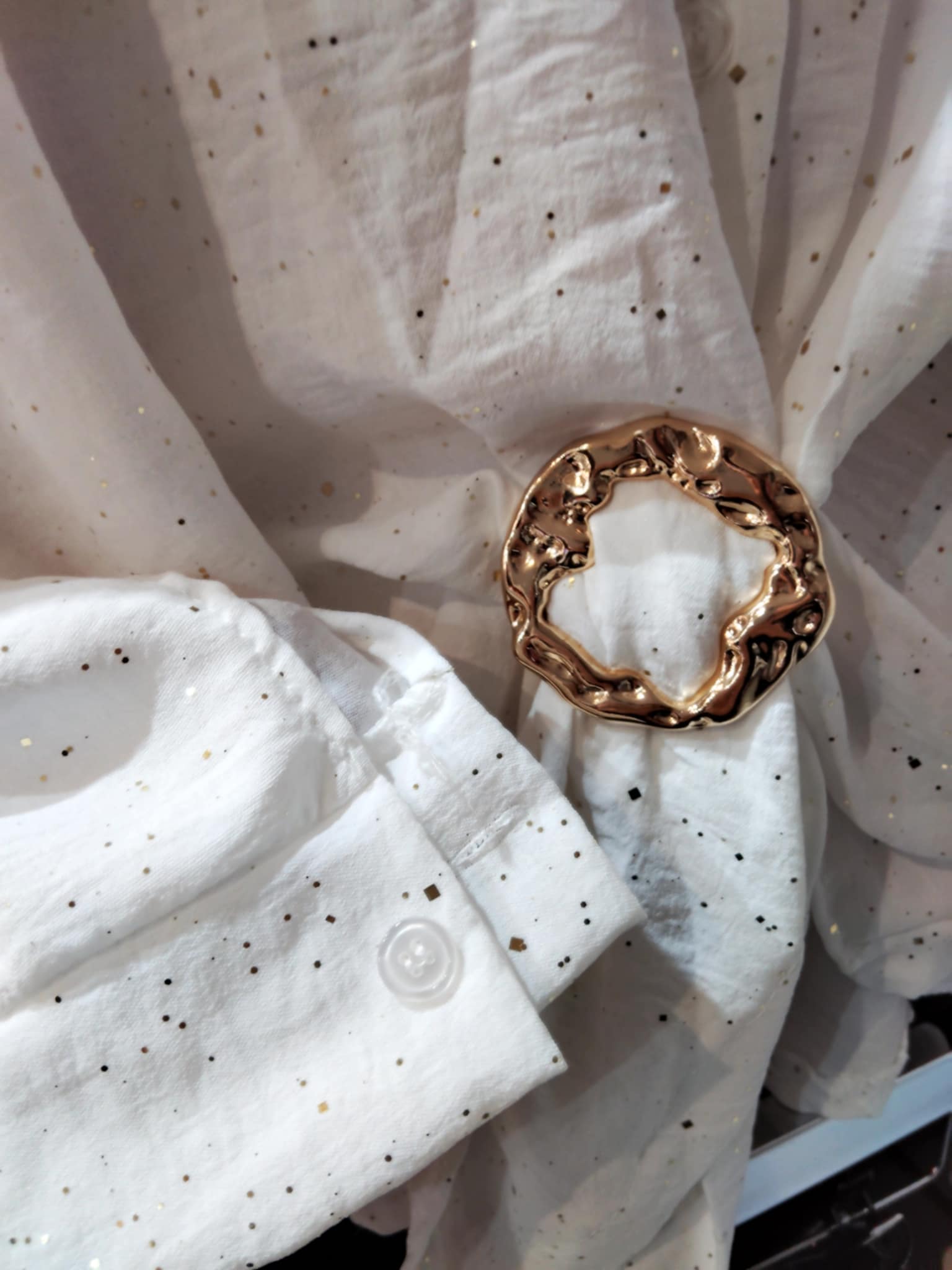 Női alkalmi ing – aranyspricceléses, elegáns fazon (S–XL)