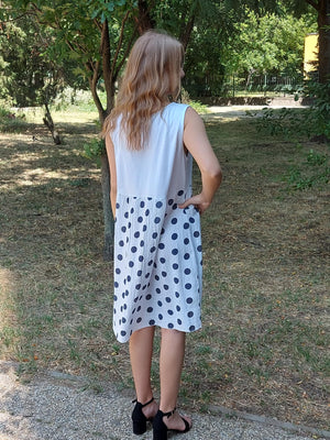 Ujjatlan pamut női ruha – pöttyös szoknyarésszel (M–2XL)