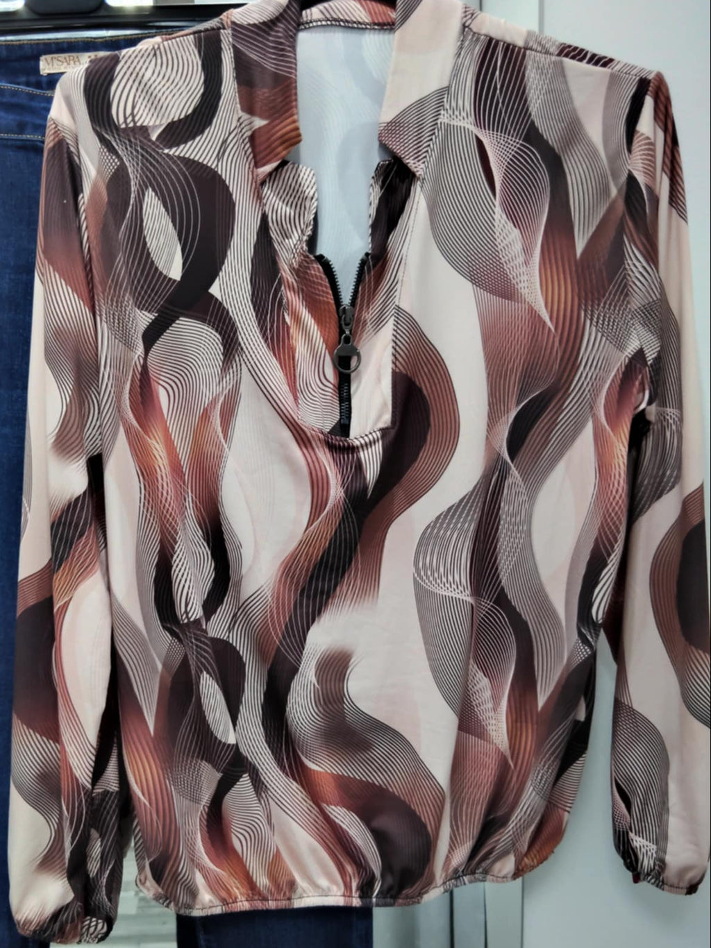 Stílusos Absztrakt Mintás Női Felső (M-3XL)– Bézs/Barna/Khaki
