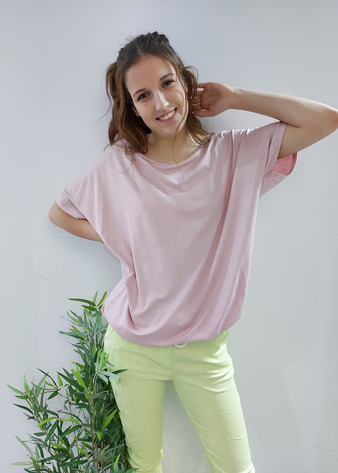 Csónaknyakú, gumis aljú női felső- Plus size