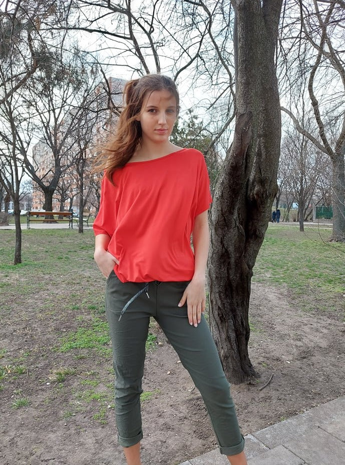 Csónaknyakú, gumis aljú női felső- Plus size