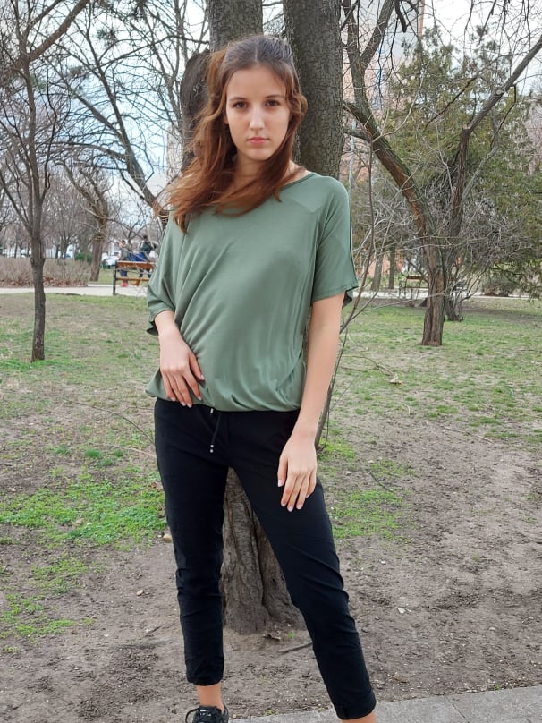 Csónaknyakú, gumis aljú női felső- Plus size