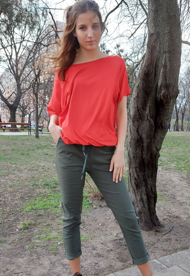 Csónaknyakú, gumis aljú női felső- Plus size