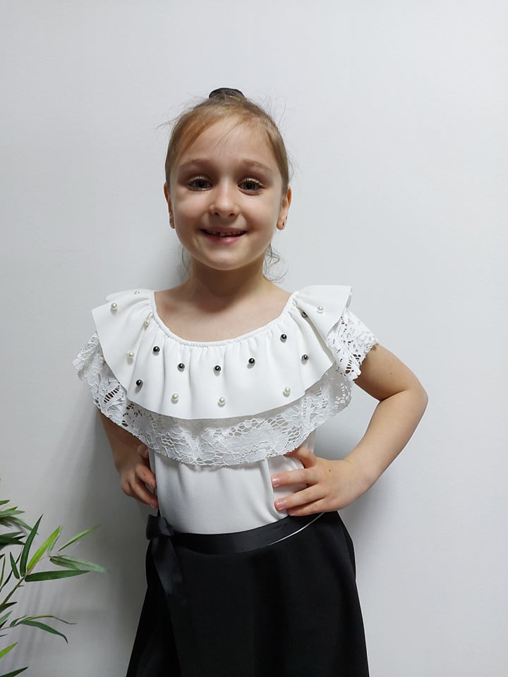 Ünneplő lányka ruha szatén övvel